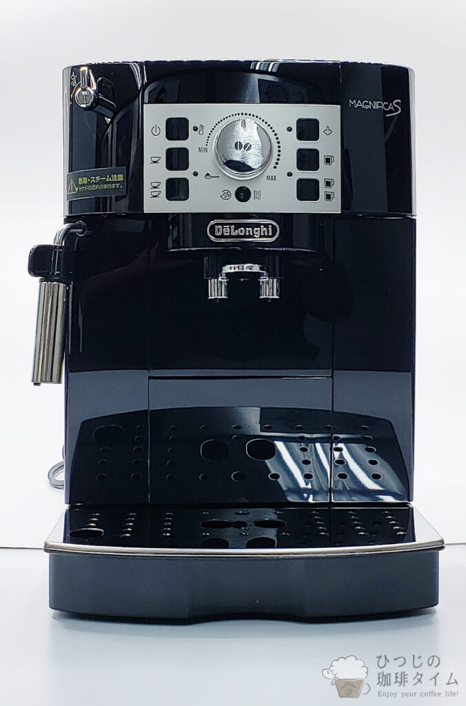 デロンギの全自動コーヒーマシン マグニフィカS ECAM22112